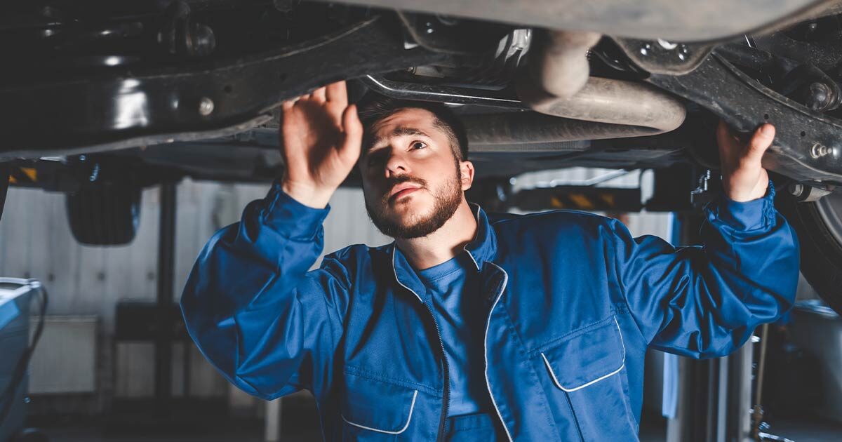 Inspecting vehicle for problems